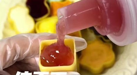 停的网红零食既是三无又有致癌风险K8凯发别买也别吃！被人民日报叫(图5)