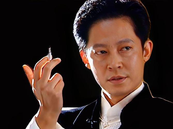 体封杀今58岁的王志文成配角且老到不敢认凯发天生赢家曾对女记者吐口香糖遭30家媒(图1)