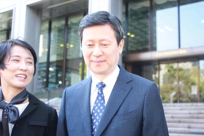 “共享”同一女星亲兄弟为财权内斗互撕K8凯发登录韩国财阀家族丑闻：父子(图6)
