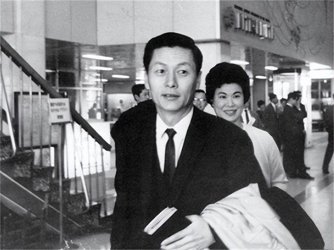 “共享”同一女星亲兄弟为财权内斗互撕K8凯发登录韩国财阀家族丑闻：父子(图10)